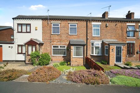 3 bedroom Mid Terrace House for sale