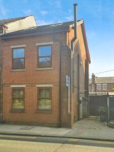 3 bedroom End Terrace House for sale