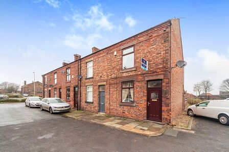 Short Street, 2 bedroom End Terrace House for sale, £100,000