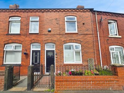 2 bedroom Mid Terrace House for sale