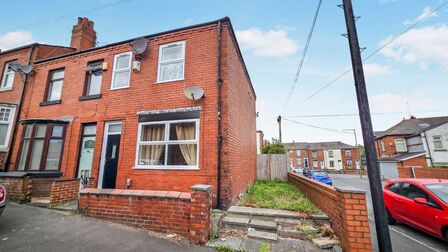 2 bedroom End Terrace House for sale