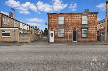 Cross Street, 2 bedroom End Terrace House to rent, &pound;775 pcm
