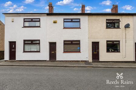 2 bedroom Mid Terrace House to rent
