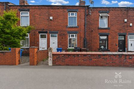 3 bedroom Mid Terrace House for sale