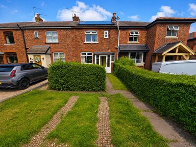 2 bedroom Mid Terrace House for sale