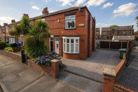 3 bedroom End Terrace House for sale