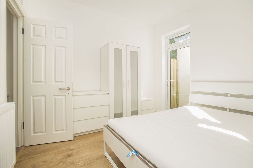 Main image of 1 bedroom Room to rent, Kingston Road, Ilford, Essex, IG1