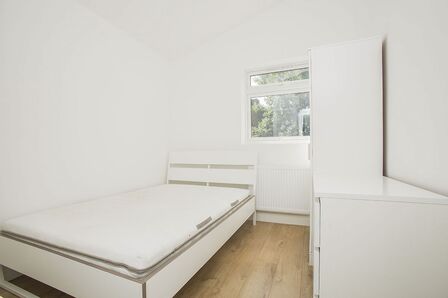 Kingston Road,  Room to rent, £700 pcm