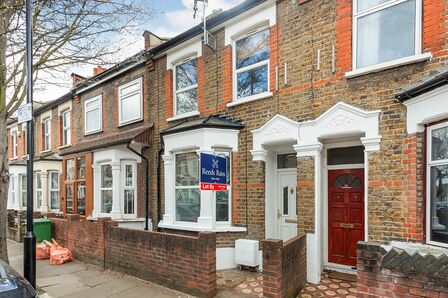 Humberstone Road, 2 bedroom Mid Terrace House to rent, &pound;2,000 pcm