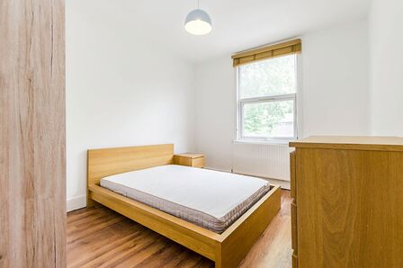 Searles Road,  Room to rent, £995 pcm
