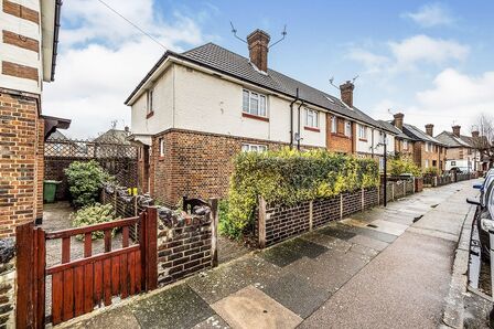 Holborn Road, 3 bedroom Mid Terrace House to rent, £2,300 pcm