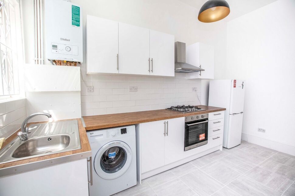 Main image of 2 bedroom Semi Detached House to rent, Bingley Road, London, E16