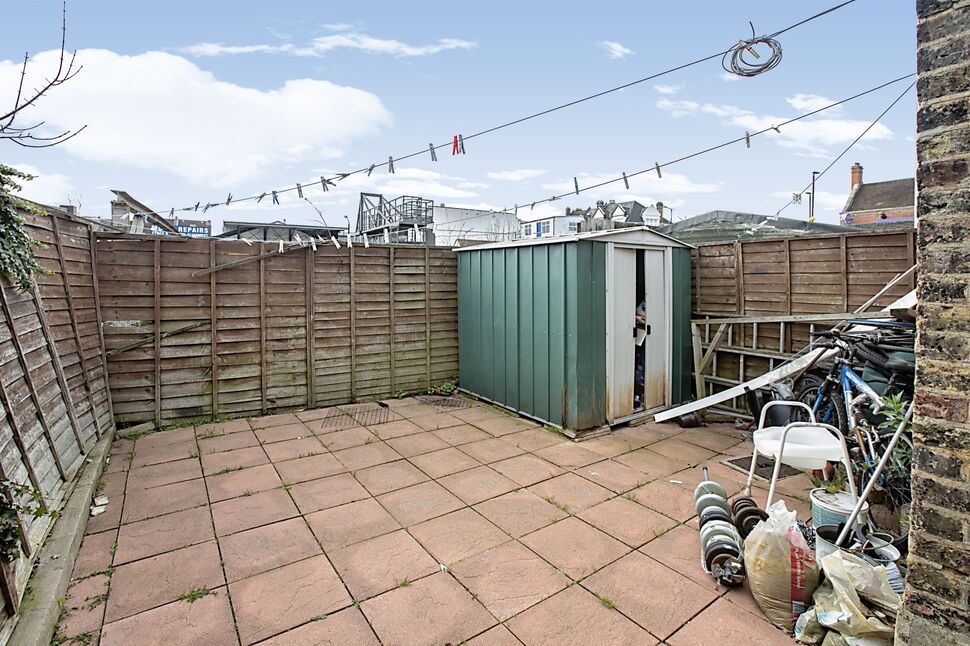 3 bedroom Mid Terrace House for sale, Forest View Road, London, E12 £