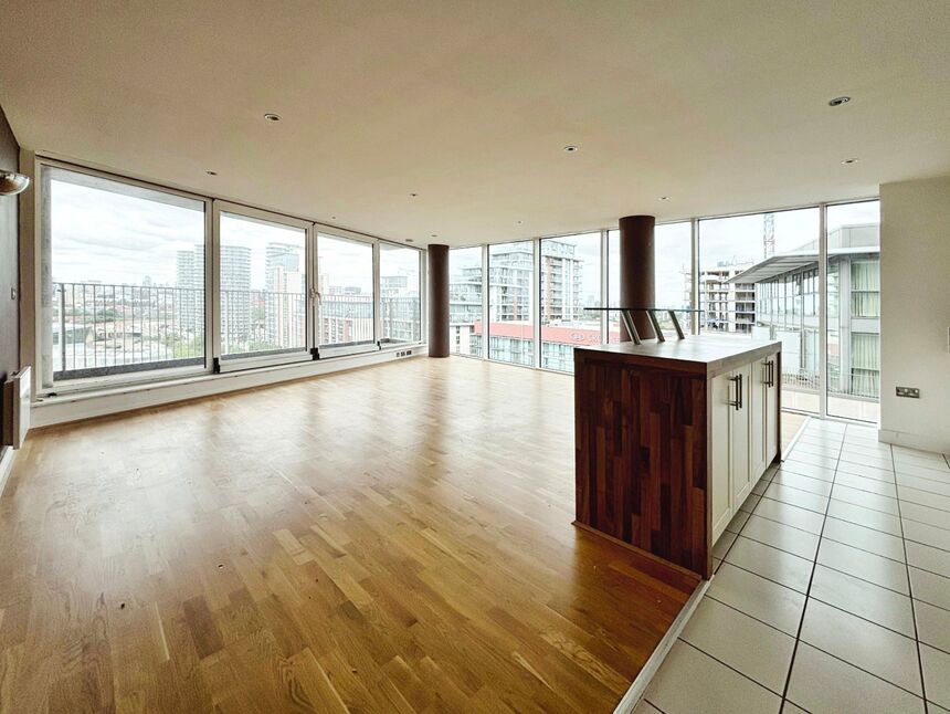 Main image of 3 bedroom Flat for sale, Western Gateway, London, E16