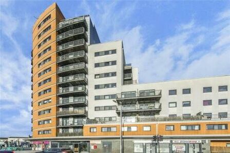 Forest Lane, 2 bedroom  Flat for sale, £380,000
