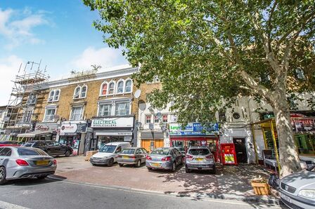 Barking Road, 1 bedroom  Flat for sale, £110,000