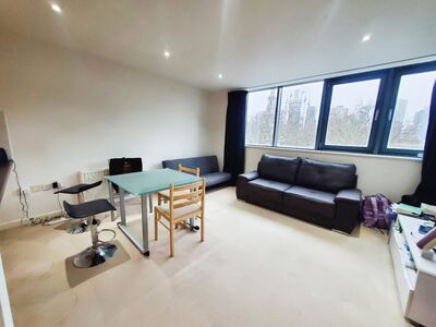 East India Dock Road, 1 bedroom  Flat for sale, £290,000