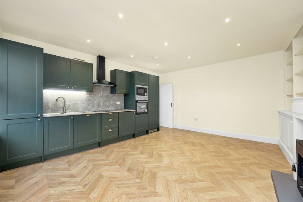 Main image of 4 bedroom Flat to rent, Barking Road, London, E13