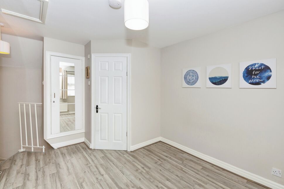 1 bedroom Mid Terrace House for sale, Elgar Close, London, E13 £275,000