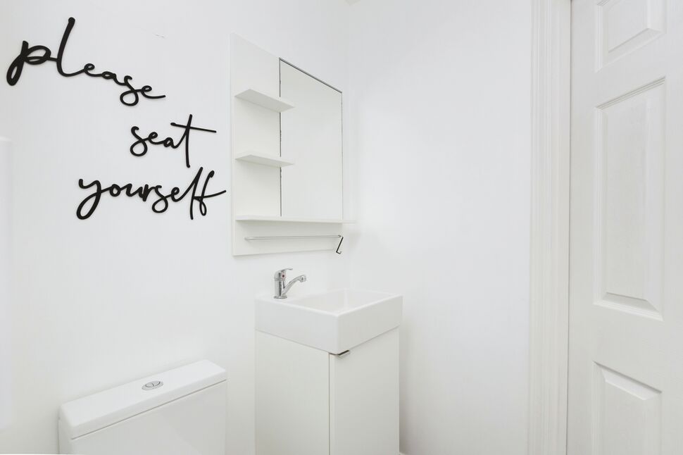 1 bedroom Mid Terrace House for sale, Elgar Close, London, E13 £275,000