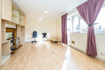 South Molton Road, 2 bedroom  Flat for sale, £250,000