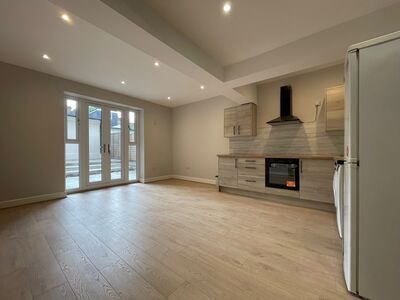 Meanley Road, 2 bedroom Flat to rent, &pound;2,250 pcm