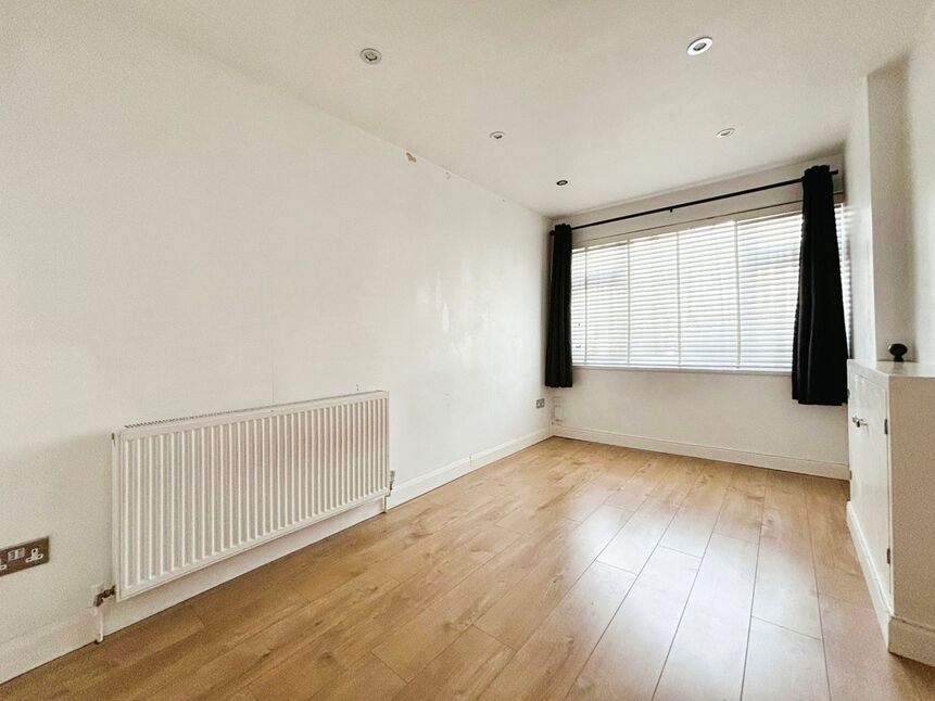 4 bedroom Mid Terrace House for sale, Young Road, London, E16 £490,000