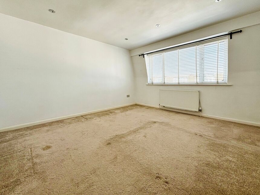 4 bedroom Mid Terrace House for sale, Young Road, London, E16 £490,000