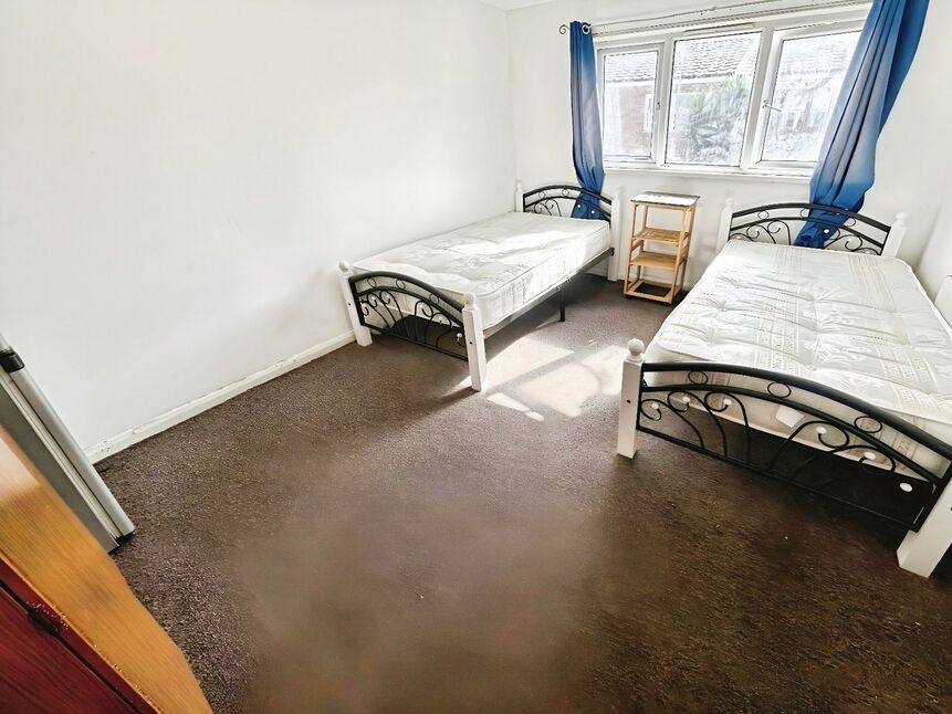 Main image of 1 bedroom  Room to rent, Chesterton Road, London, E13
