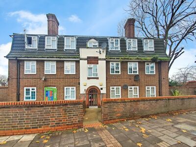 Prince Regent Lane, 2 bedroom  Flat for sale, £285,000