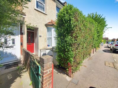Grange Road, 3 bedroom Mid Terrace House for sale, £500,000