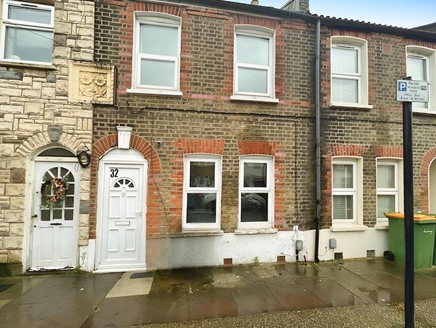 Main image of 3 bedroom Mid Terrace House to rent, Helena Road, London, E13