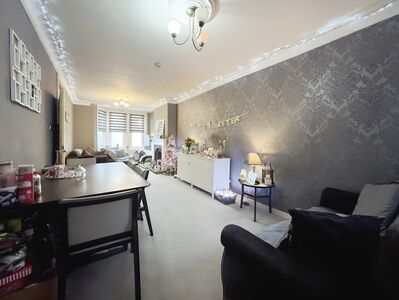 2 bedroom End Terrace House for sale
