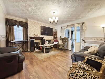Haskard Road, 3 bedroom Semi Detached House for sale, £475,000