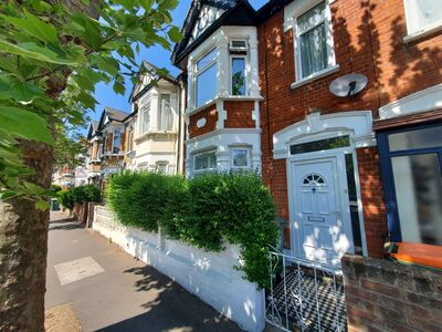 Wanlip Road, 3 bedroom Mid Terrace House for sale, £575,000