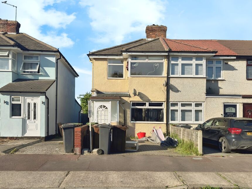 Main image of 3 bedroom House to rent, Third Avenue, Dagenham, RM10
