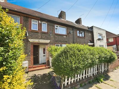 2 bedroom Mid Terrace House for sale