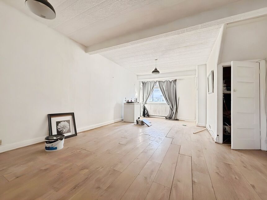 Main image of 3 bedroom Semi Detached House for sale, Third Avenue, Dagenham, RM10