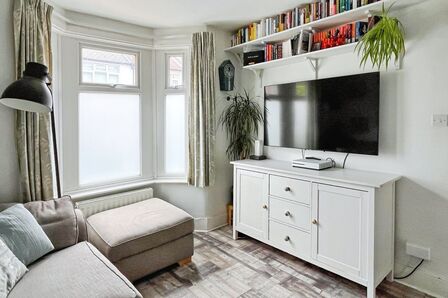 4 bedroom Mid Terrace House for sale