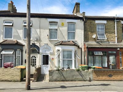 Whitfield Road, 3 bedroom Mid Terrace House for sale, £550,000