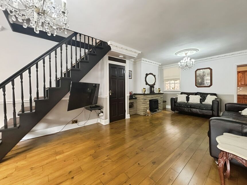 Main image of 2 bedroom Mid Terrace House for sale, Tree Road, London, E16