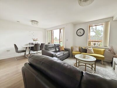 2 bedroom  Flat for sale