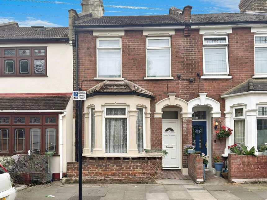 Main image of 2 bedroom Mid Terrace House for sale, Chester Road, London, E16