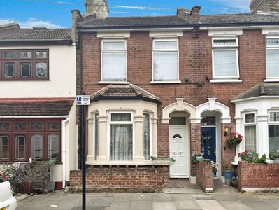 2 bedroom Mid Terrace House for sale
