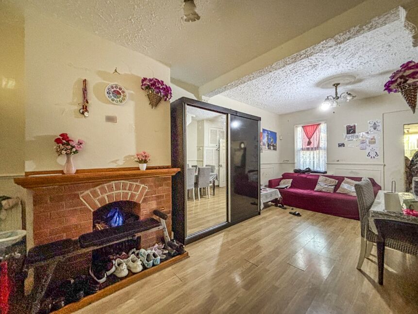 Main image of 3 bedroom Mid Terrace House for sale, Kingsland Road, London, E13