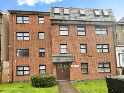 Romford Road, 2 bedroom Flat for sale, &pound;315,000