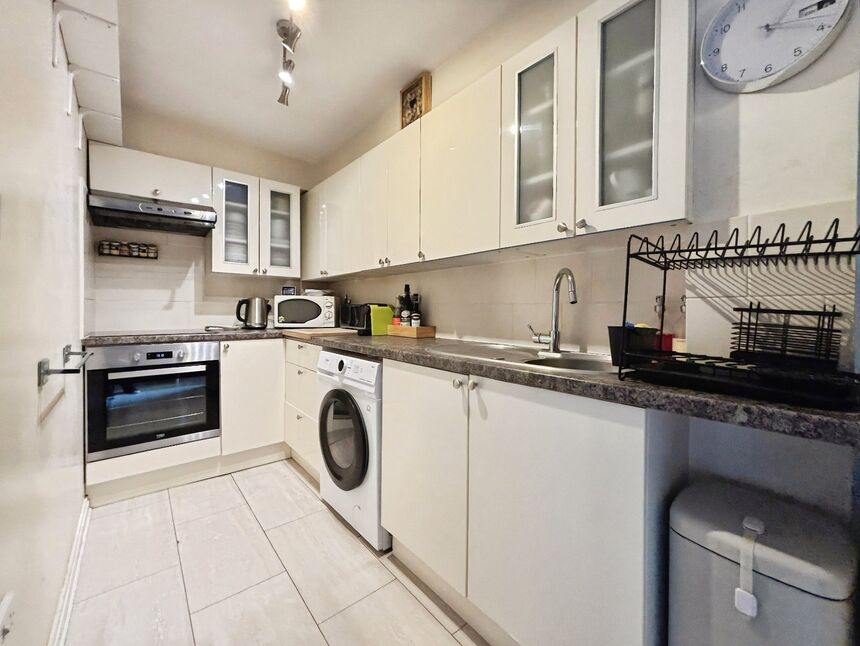 Main image of 2 bedroom Flat for sale, Romford Road, London, E7