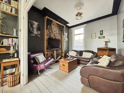 Lucas Avenue, 3 bedroom Mid Terrace House for sale, &pound;625,000