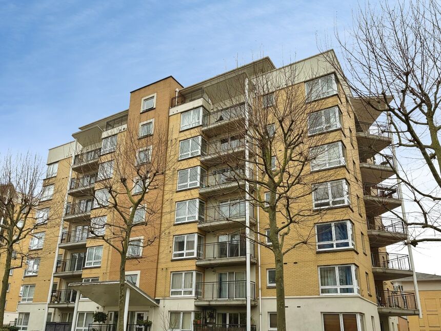 Main image of 2 bedroom Flat to rent, Newport Avenue, London, E14