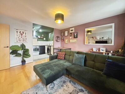 Umbriel Place, 1 bedroom Flat for sale, &pound;60,000